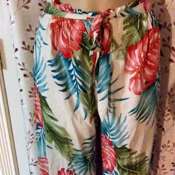Cute summer pants.💐 - Picture 3 of 3